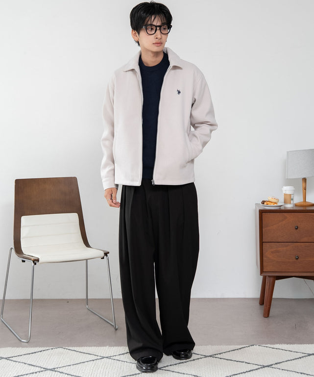 ホワイトアイボリー　モデル：180cm L着用