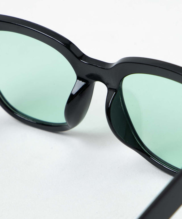 セルフレームカラーレンズ