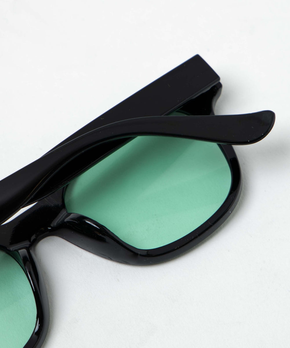 セルフレームカラーレンズ