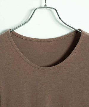 チョーカー付きUネックT