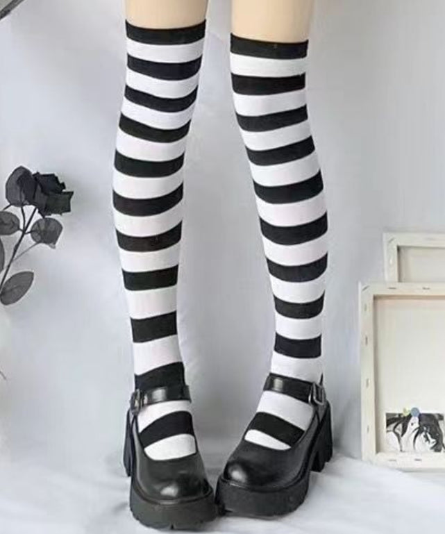 ボーダーニーハイソックス(23-25cm)/柄１