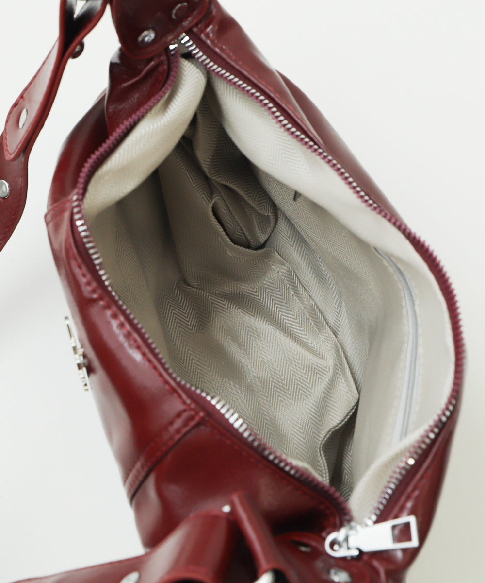 メタルパーツハーフムーンバッグ