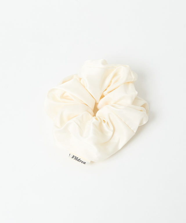 LサテンBIGシュシュ/オフホワイト