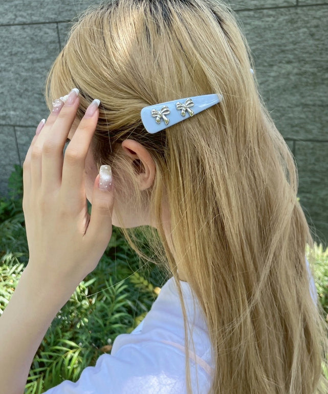 L2Pリボンモチーフトライアングルピン/サックス