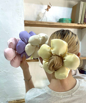 Lパステルパテッドフラワーシュシュ