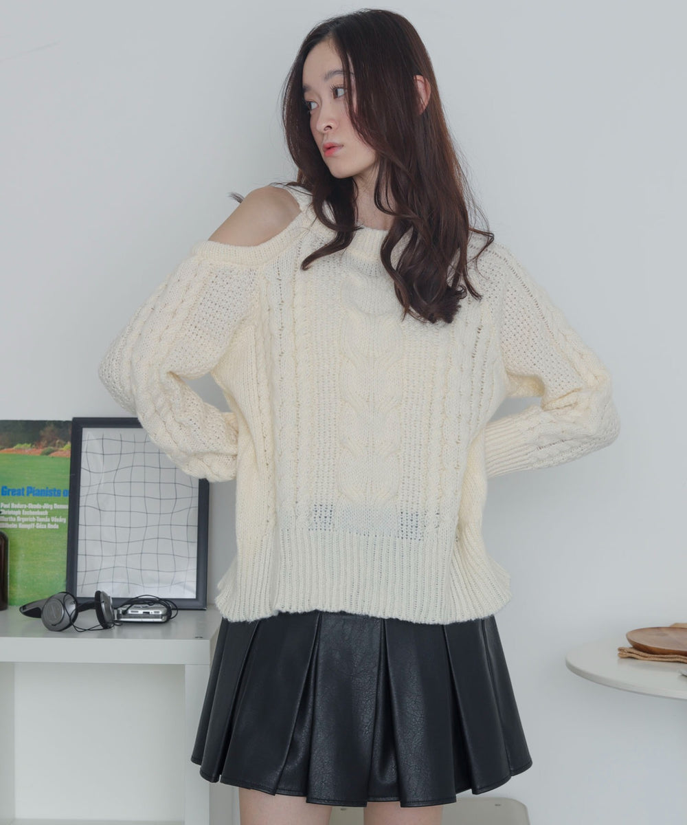 ホワイトアイボリー　モデル：163cm F着用