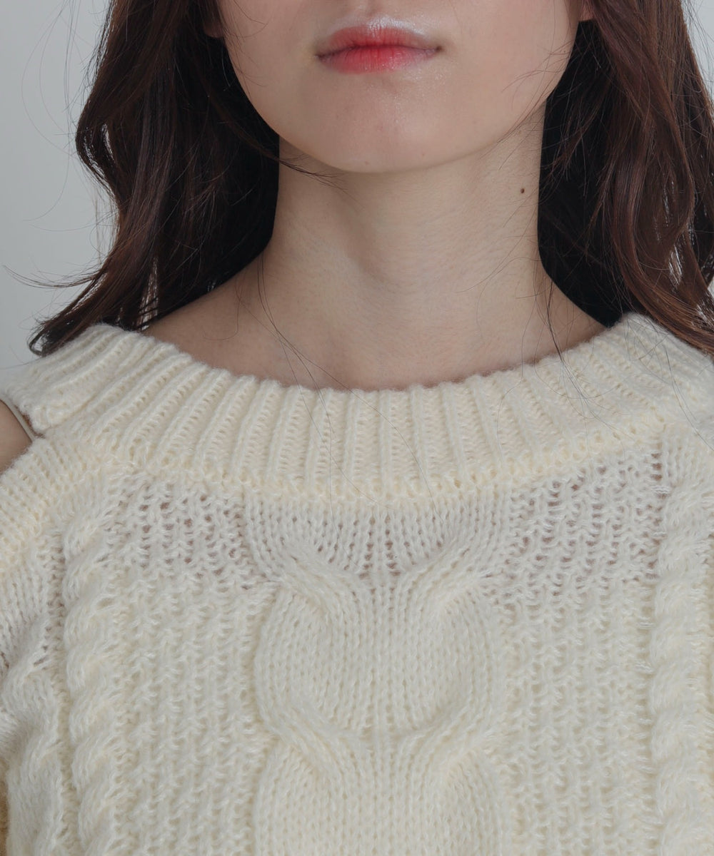 ショルダーケーブルニット