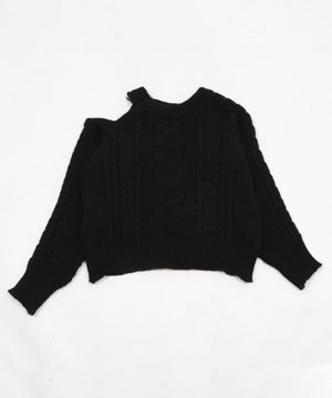 ショルダーケーブルニット