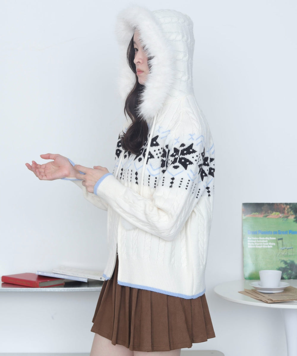 ホワイトアイボリー　モデル：163cm F着用