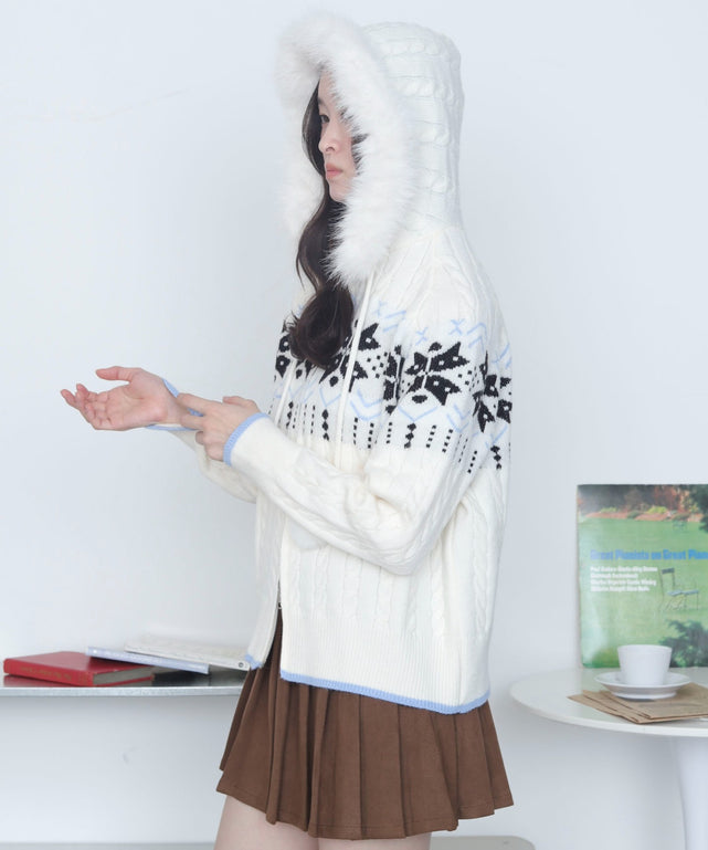 ホワイトアイボリー　モデル：163cm F着用