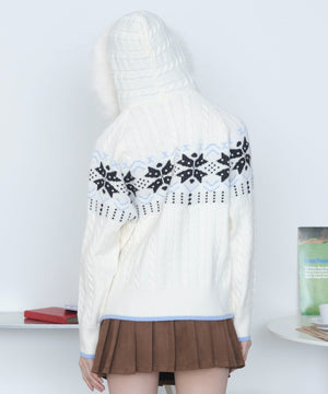 ホワイトアイボリー　モデル：163cm F着用