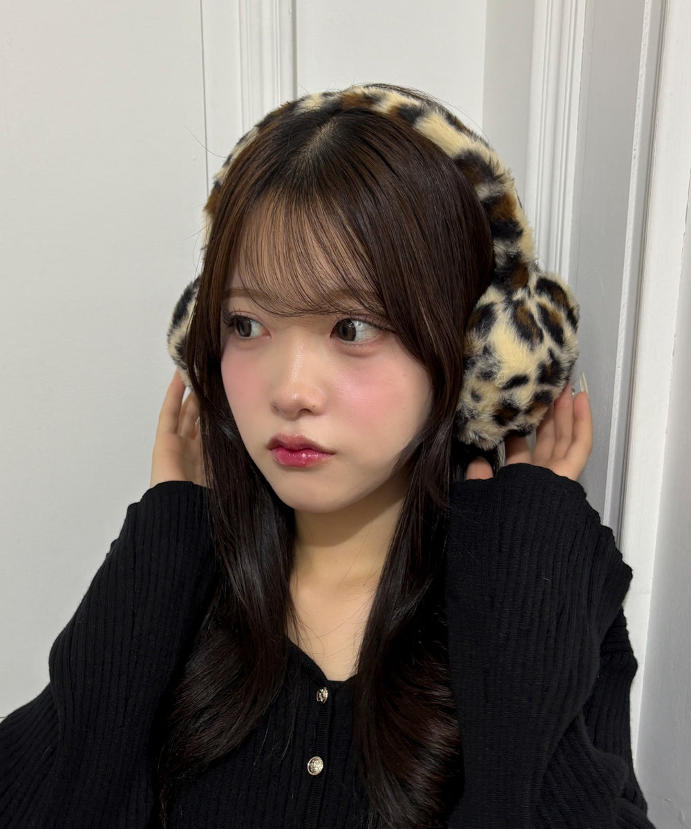 ベージュ