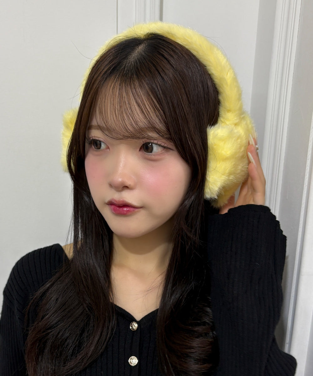イエロー