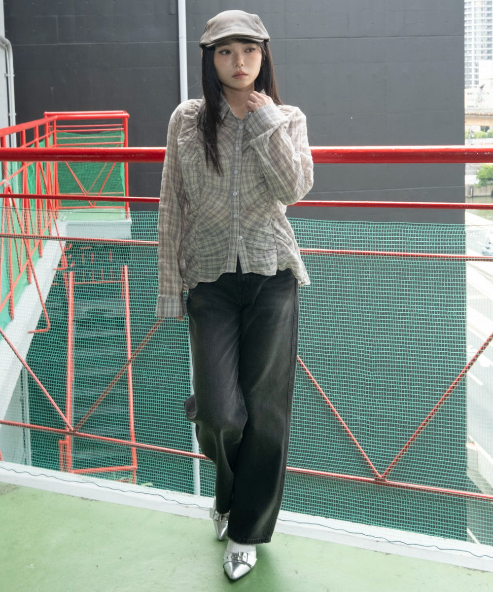 ベージュ　モデル：159cm F着用