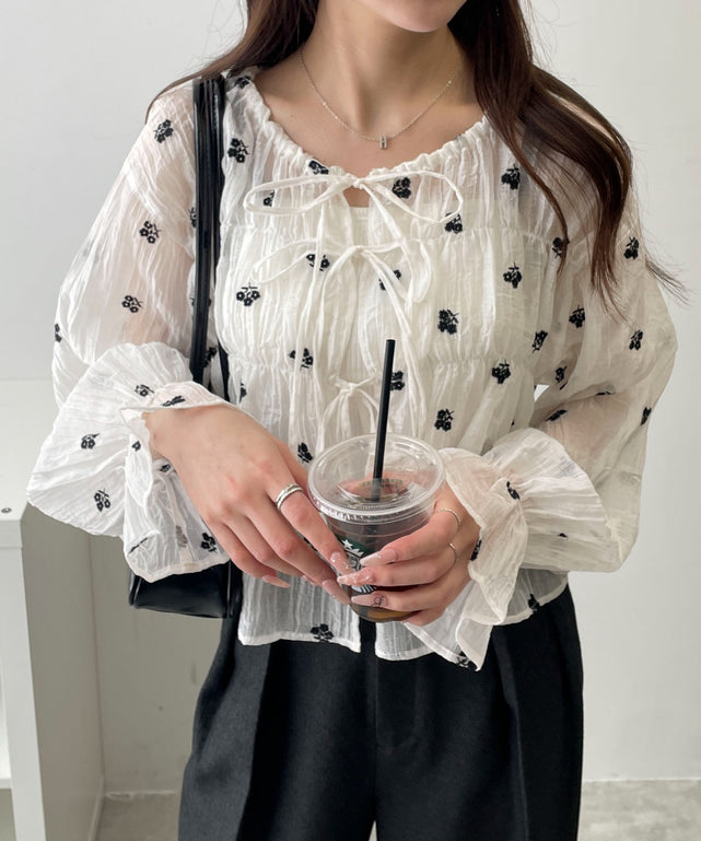 楊柳刺繍ブラウス/ホワイト　モデル：160cm F着用