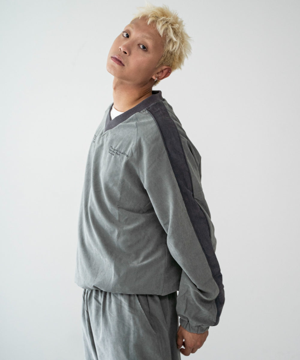 カーキ　モデル：178㎝　L着用