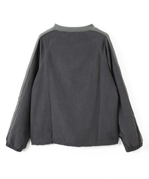 ミリタリーVネックラインプルオーバー