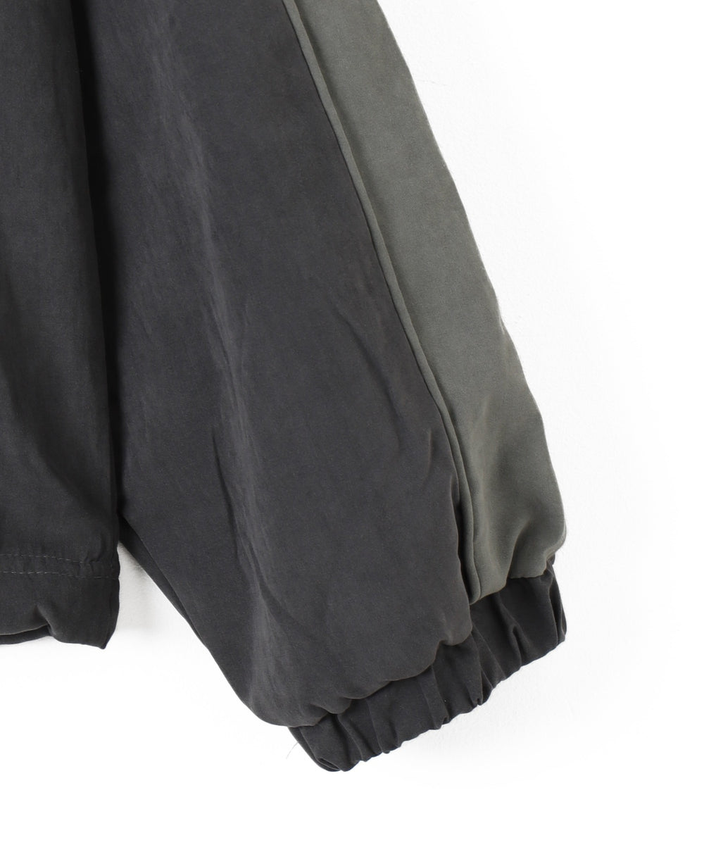 ミリタリーVネックラインプルオーバー