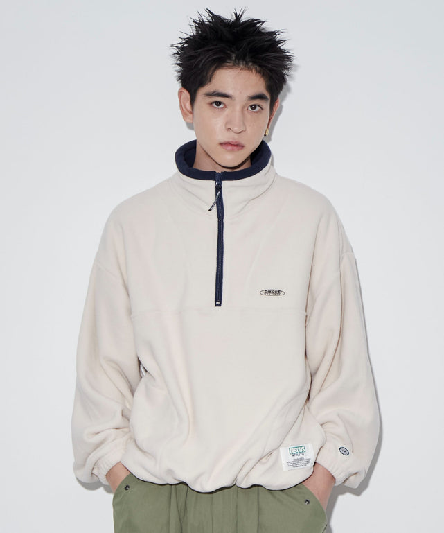 ホワイトアイボリー　モデル：180㎝　L着用