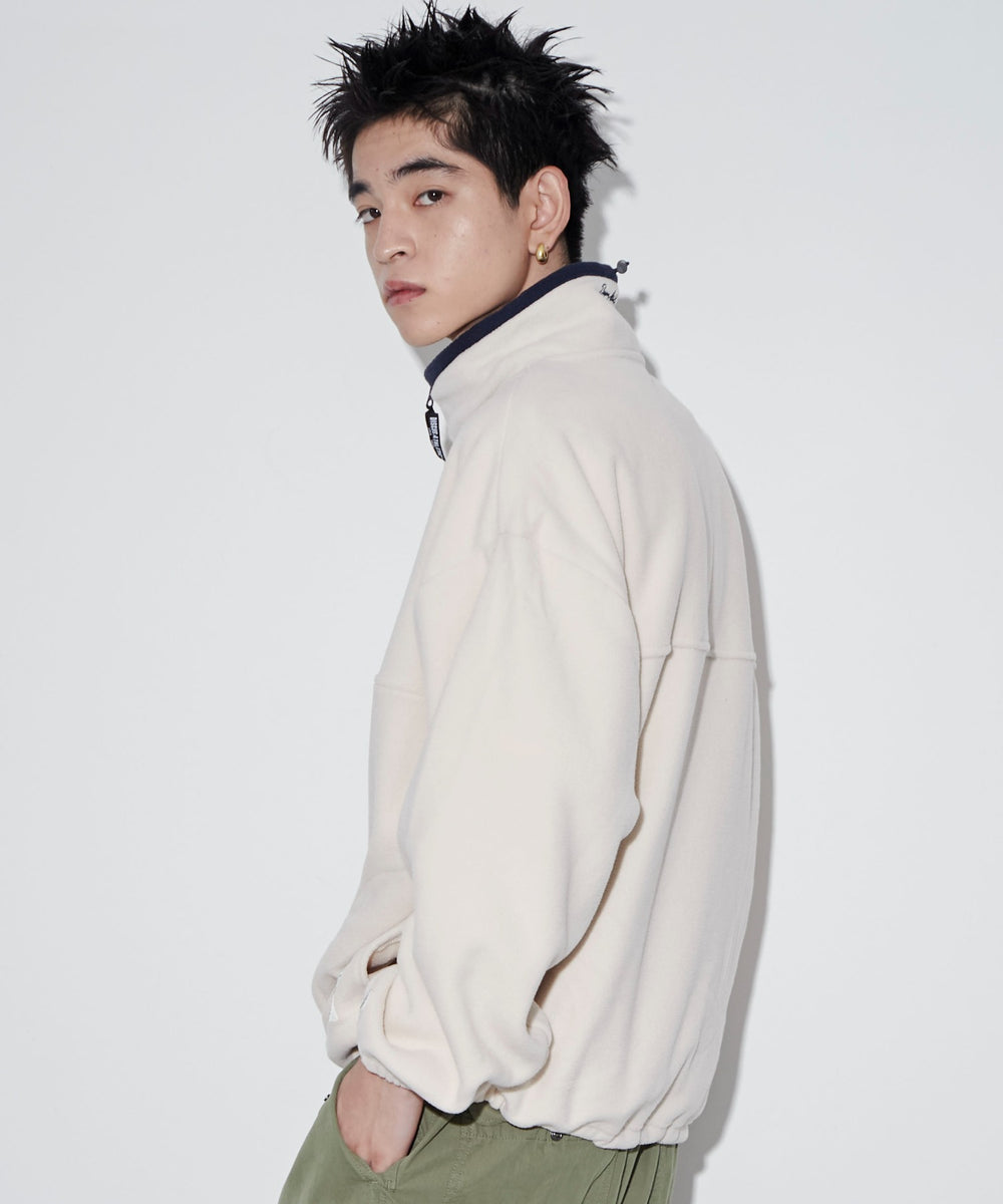 ホワイトアイボリー　モデル：180㎝　L着用