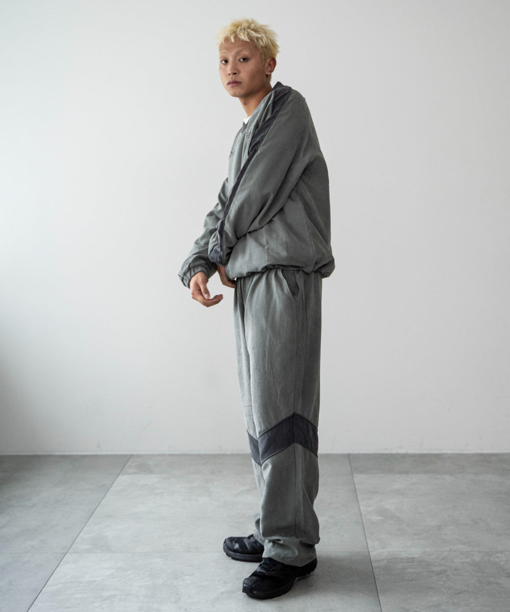 カーキ　モデル：178㎝　L着用