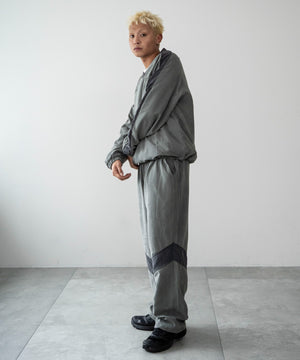 カーキ　モデル：178㎝　L着用