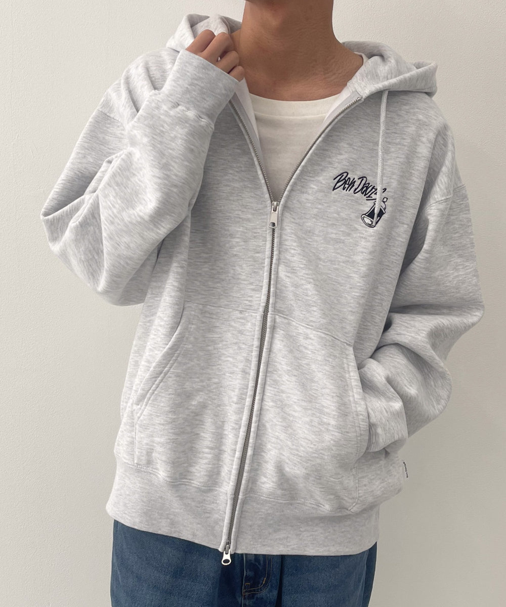 オフホワイト モデル：175cm L着用