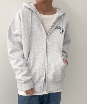 オフホワイト モデル：175cm L着用