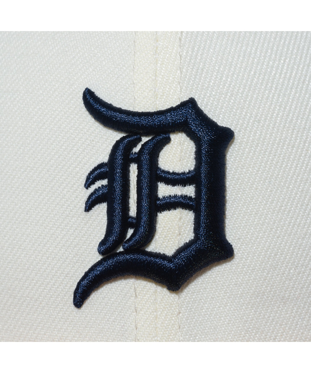 クロームホワイト／ラストオレンジ(柄3)