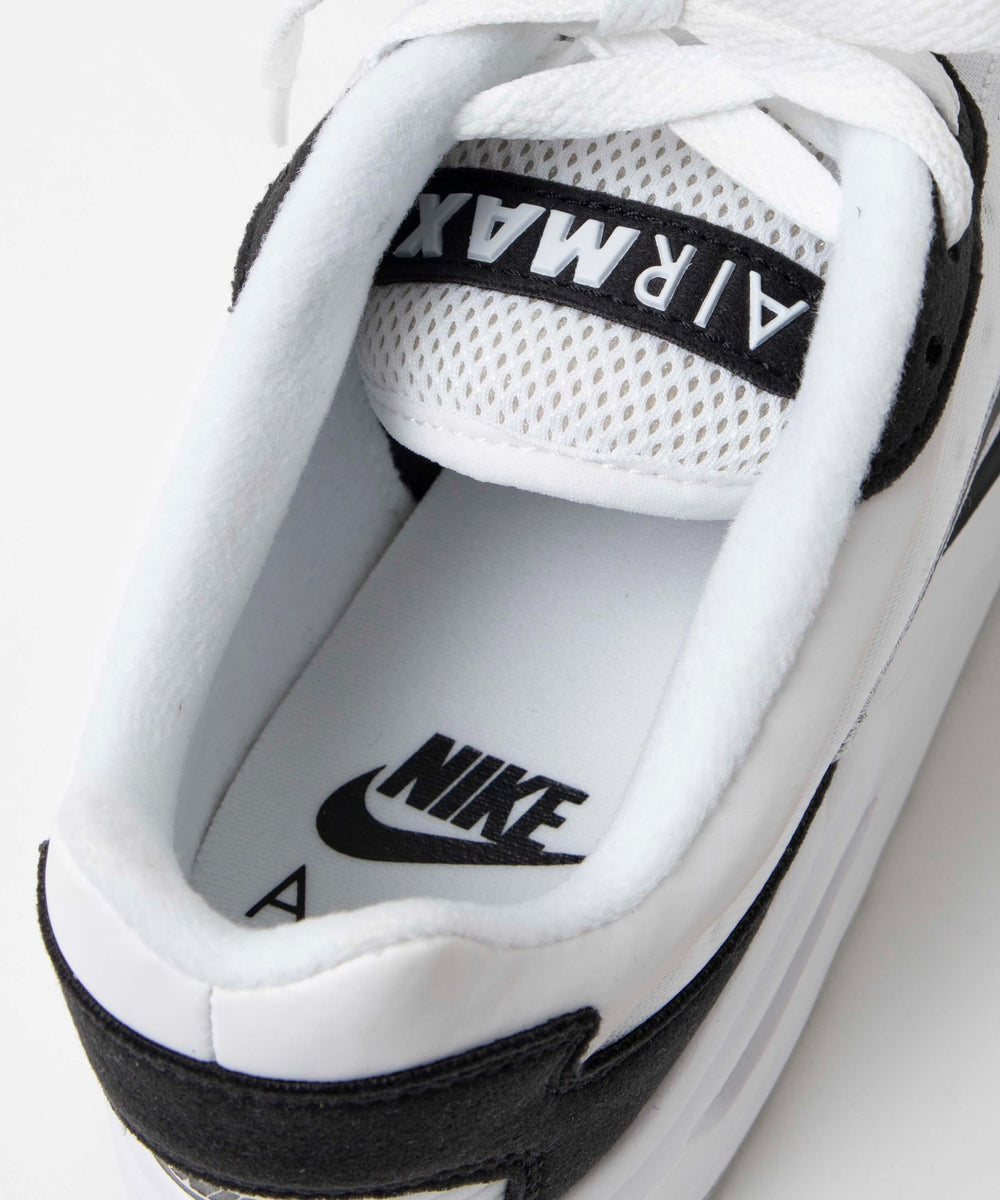 NIKE　AIR　MAX　SOLO