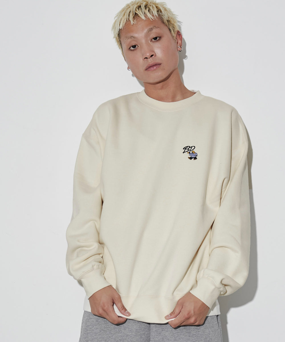 オフホワイト モデル：178cm L着用