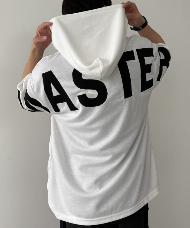 ストレートラインプルパーカー（SS）/ホワイト モデル：175cm L着用