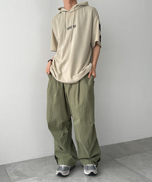 ベージュ モデル：175cm L着用