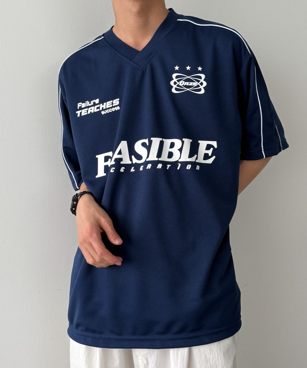 ネイビー モデル：175cm L着用