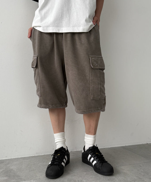 カーキ モデル：175cm L着用