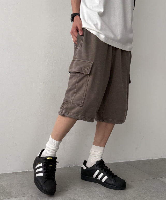 カーキ モデル：175cm L着用