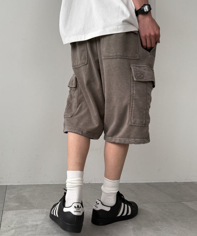 カーキ モデル：175cm L着用