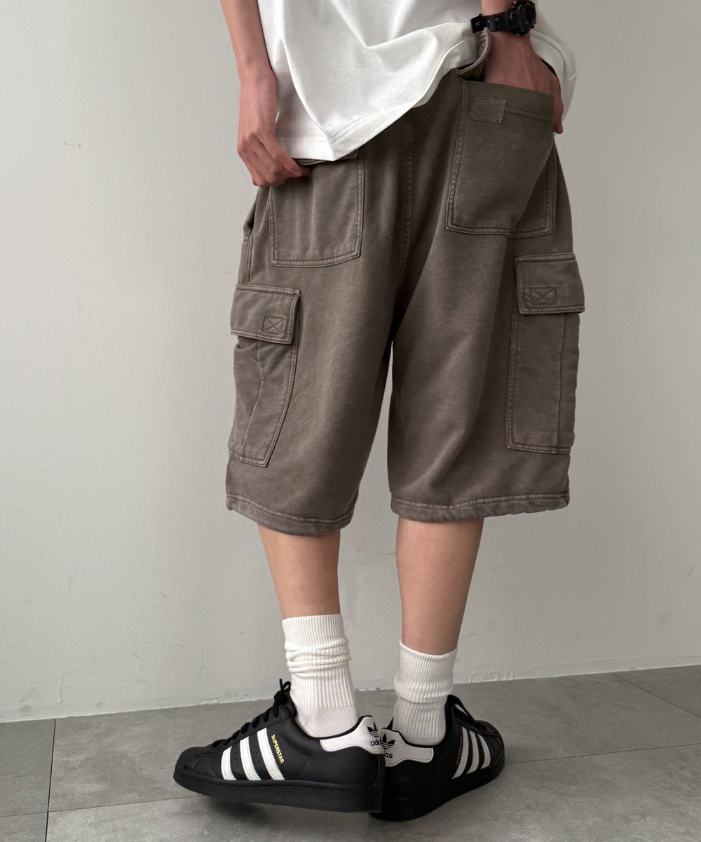 カーキ モデル：175cm L着用