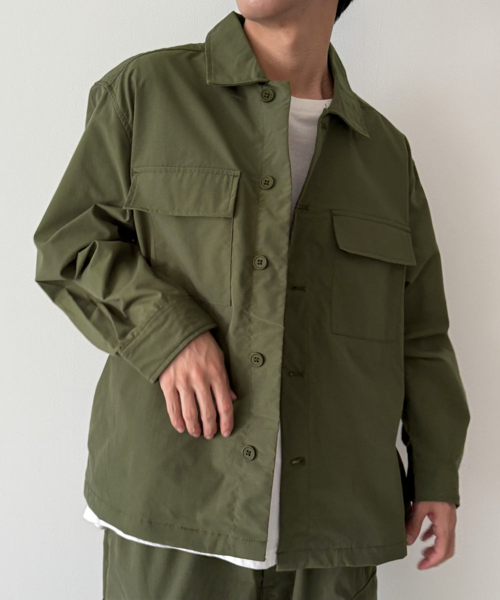 カーキ モデル：175cm L着用