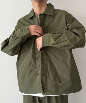 カーキ モデル：175cm L着用