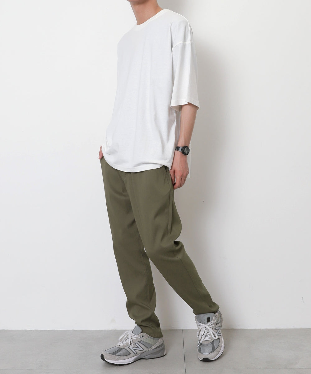 カーキ　モデル：175cm L着用