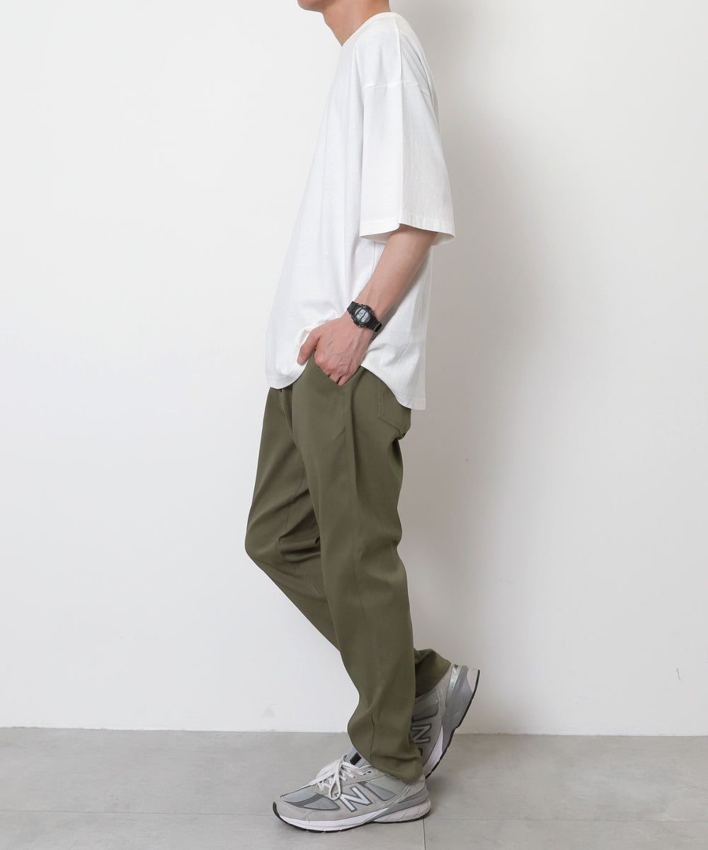 カーキ　モデル：175cm L着用