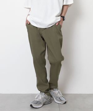 カーキ　モデル：175cm L着用