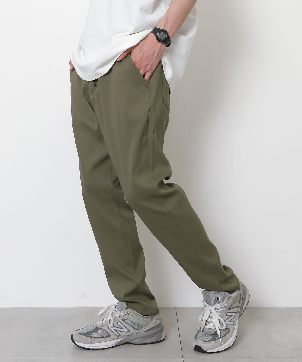 カーキ　モデル：175cm L着用