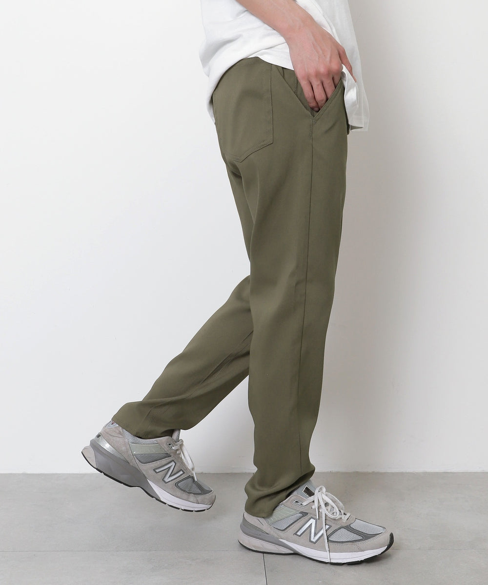 カーキ　モデル：175cm L着用