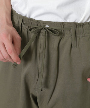 カーキ　モデル：175cm L着用