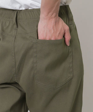 カーキ　モデル：175cm L着用