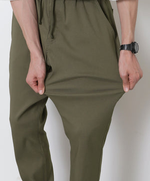 カーキ　モデル：175cm L着用