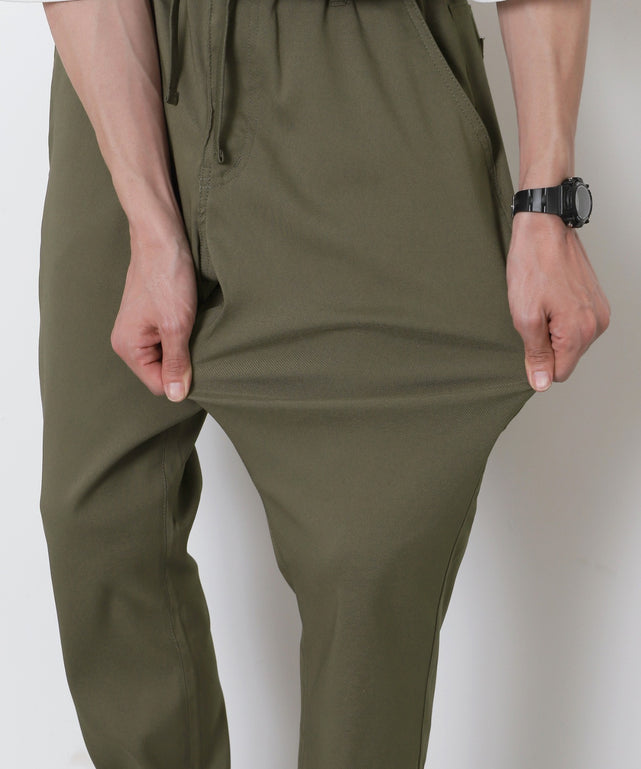 カーキ　モデル：175cm L着用