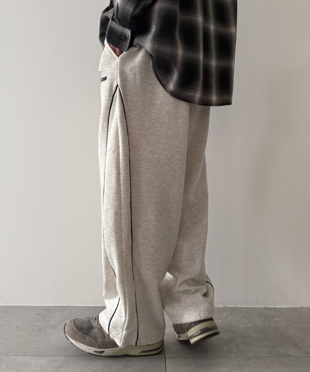 ホワイト モデル：175cm L着用